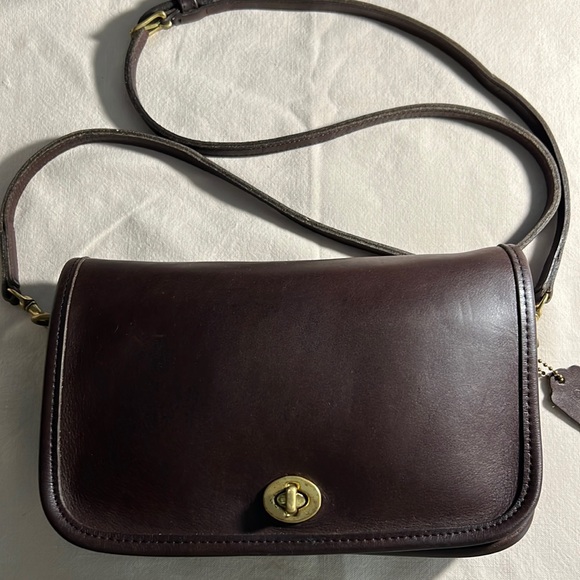 Coach Handbags - Vintage Coach 9755 Penny Pocket Chocolate Brown leather Crossbody Bag